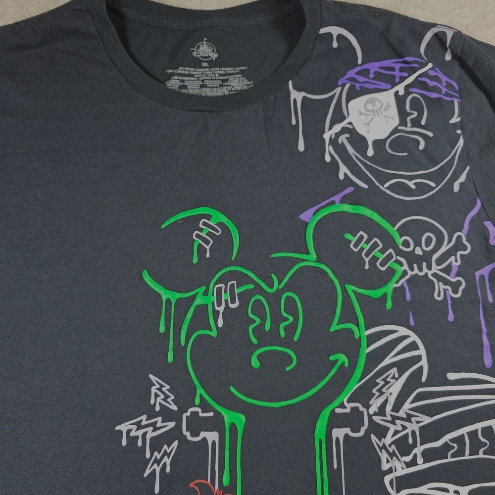 Disney T-Shirt Mens 2XL Black Mickey Mouse Halloween Graffiti Style Graphic Tee